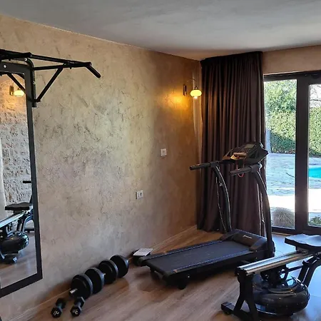 House Marinela With Private Pool And Fenced Garden Casa vacanze *