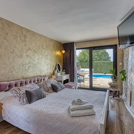House Marinela With Private Pool And Fenced Garden *