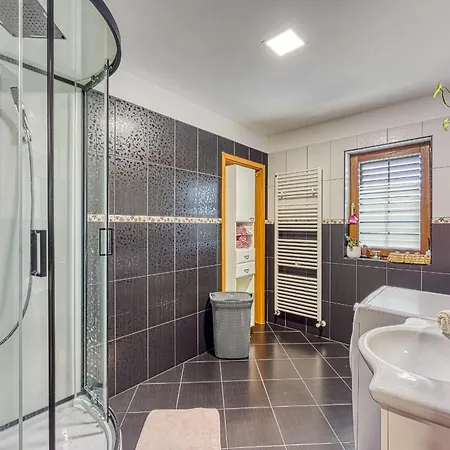Casa vacanze House Marinela With Private Pool And Fenced Garden Radetići