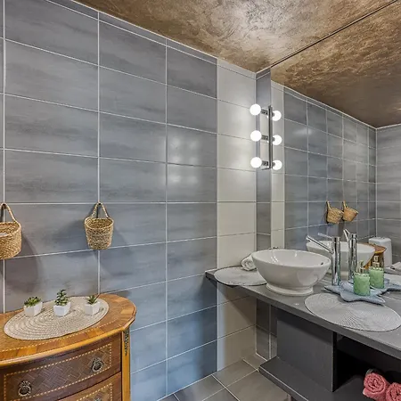 House Marinela With Private Pool And Fenced Garden Radetići